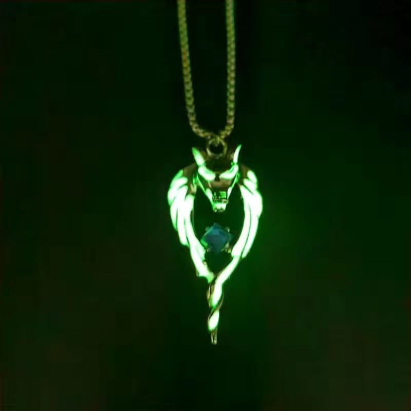 💥💥49% off--Glowing wolf necklace🐺🐺--"SAVE A WOLF"