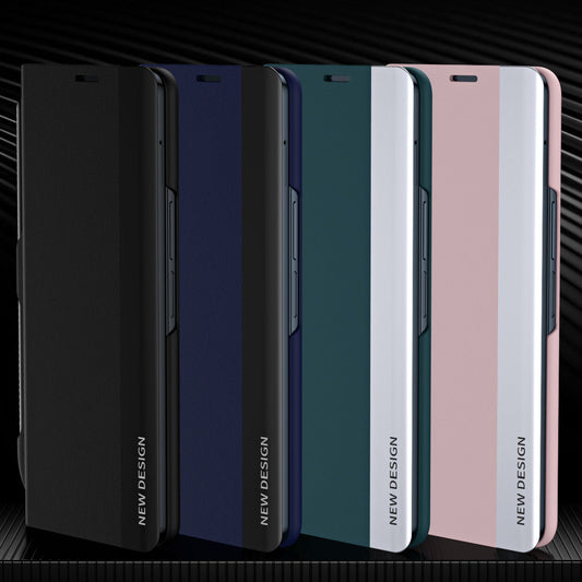 Projetada especificamente para o Samsung Galaxy Z Fold, a capa Flip Stand com compartimento para caneta faz com que cada dobra pareça elegante e especial. 