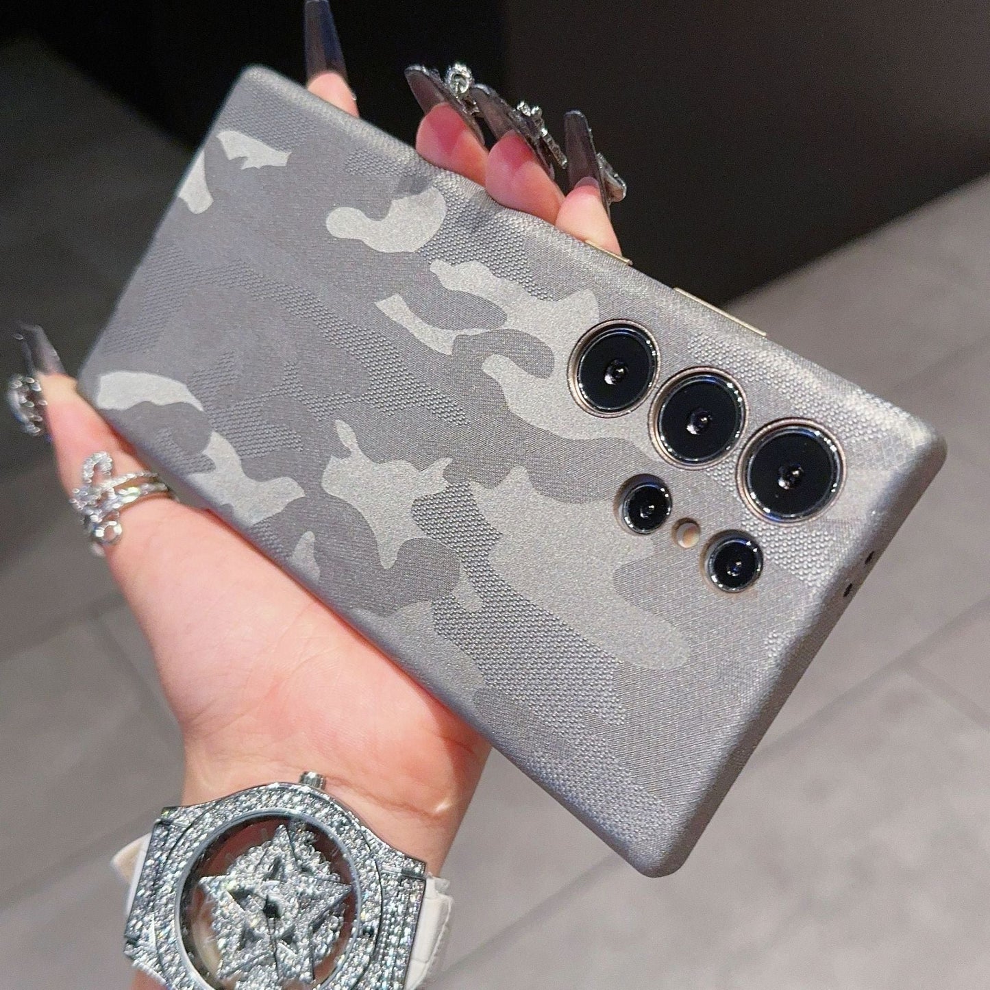 Funda magnética con estampado de camuflaje ilusorio - Samsung