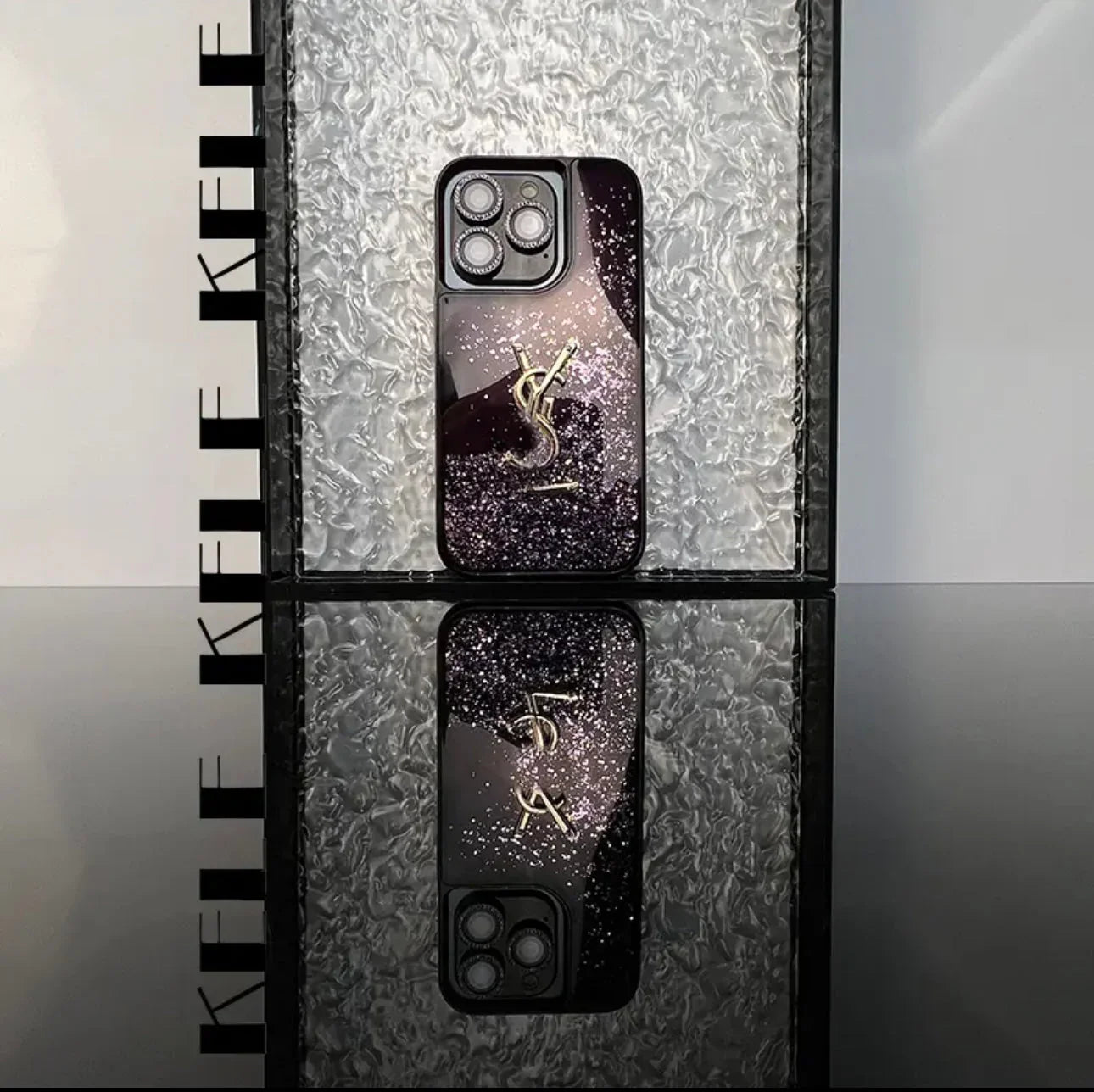 Etui na iPhone'a YSL Shine x Mono (3/4 z łańcuszkiem)