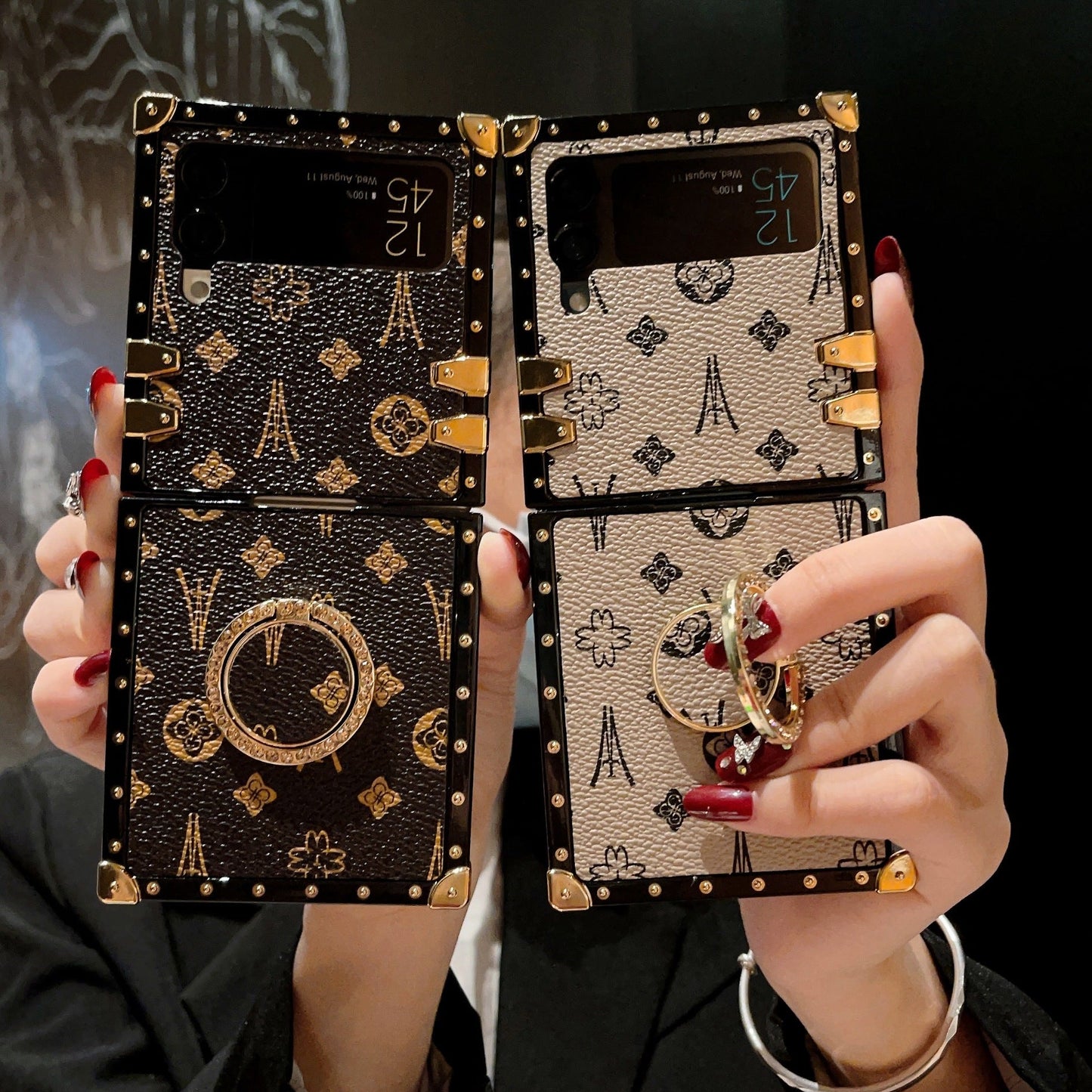 Anti-fall phone case with trendy pattern bracket