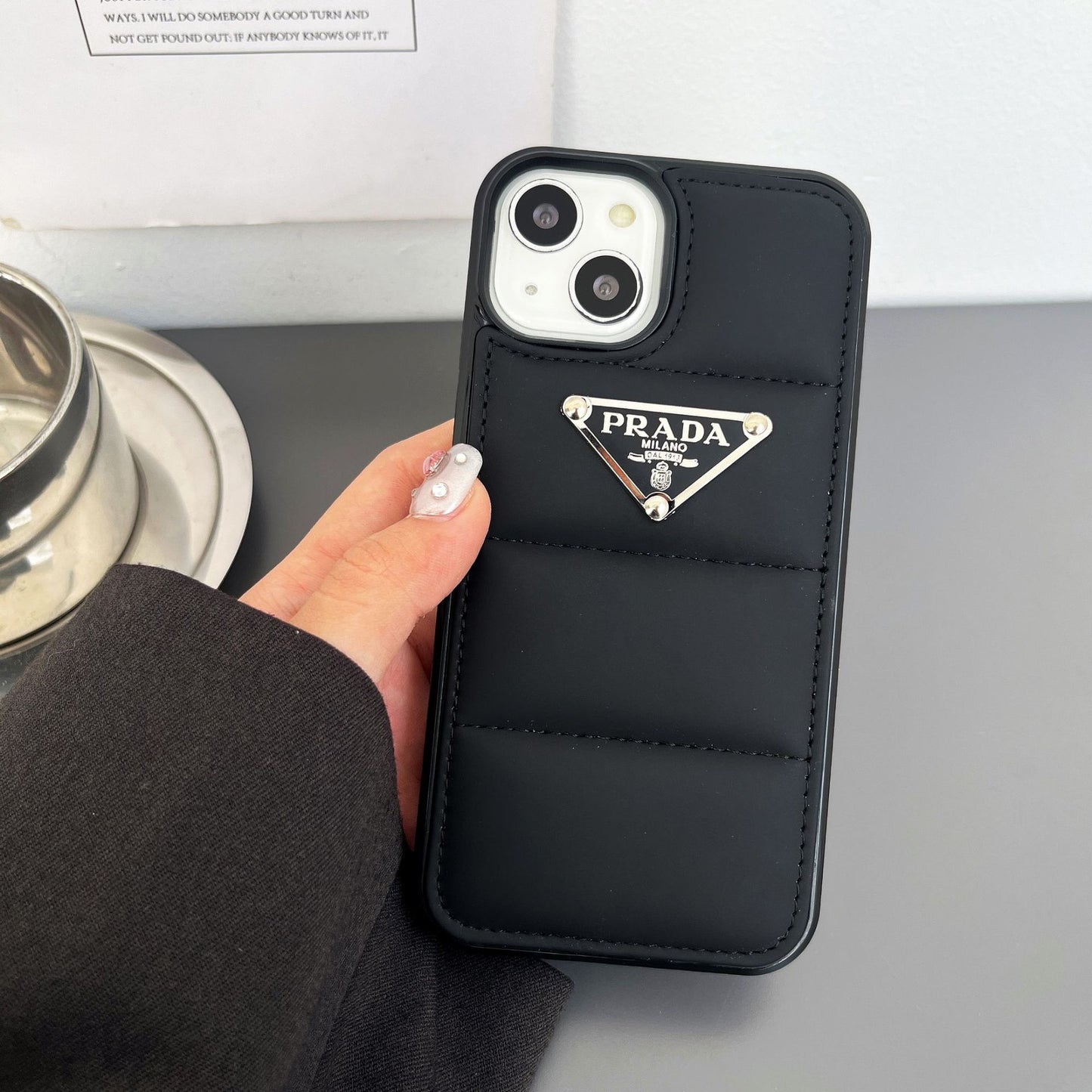 Casing Ponsel Jaket iPhone PRADA Yang Modis