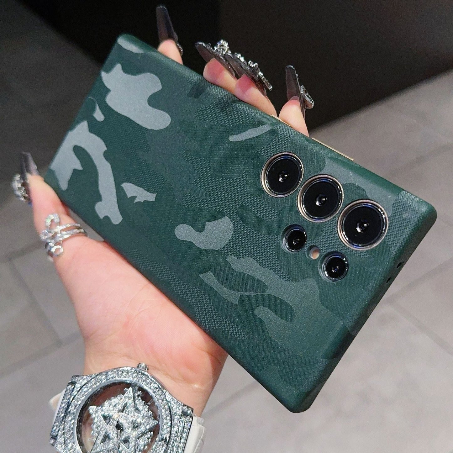 Funda magnética con estampado de camuflaje ilusorio - Samsung