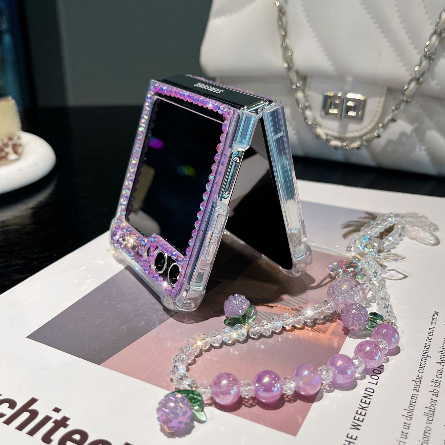 Capa de celular com borboleta e diamante e pulseira para Galaxy Z Flip 3/Galaxy Z Flip 4/Galaxy Z Flip 5/Galaxy Z Flip 6