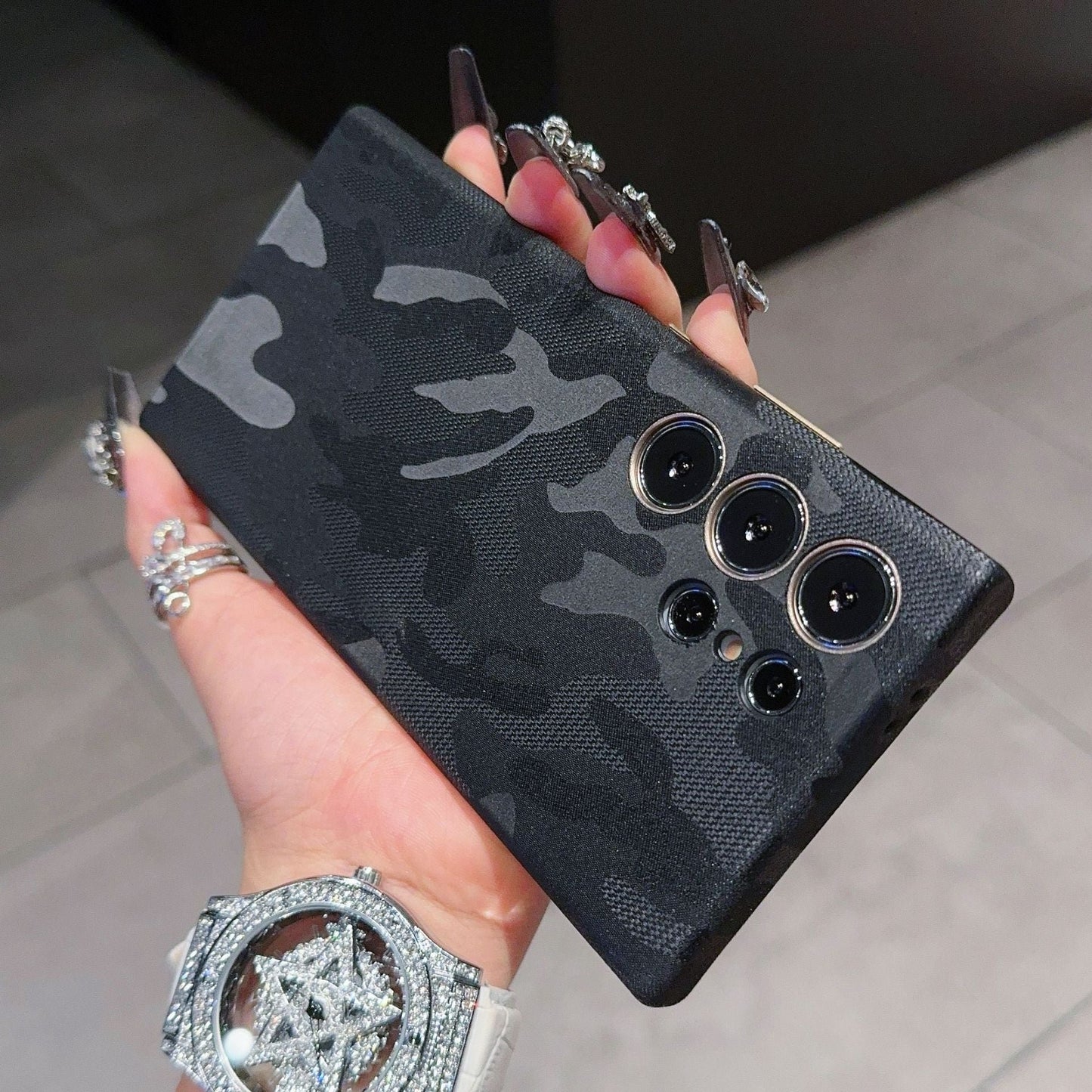 Funda magnética con estampado de camuflaje ilusorio - Samsung