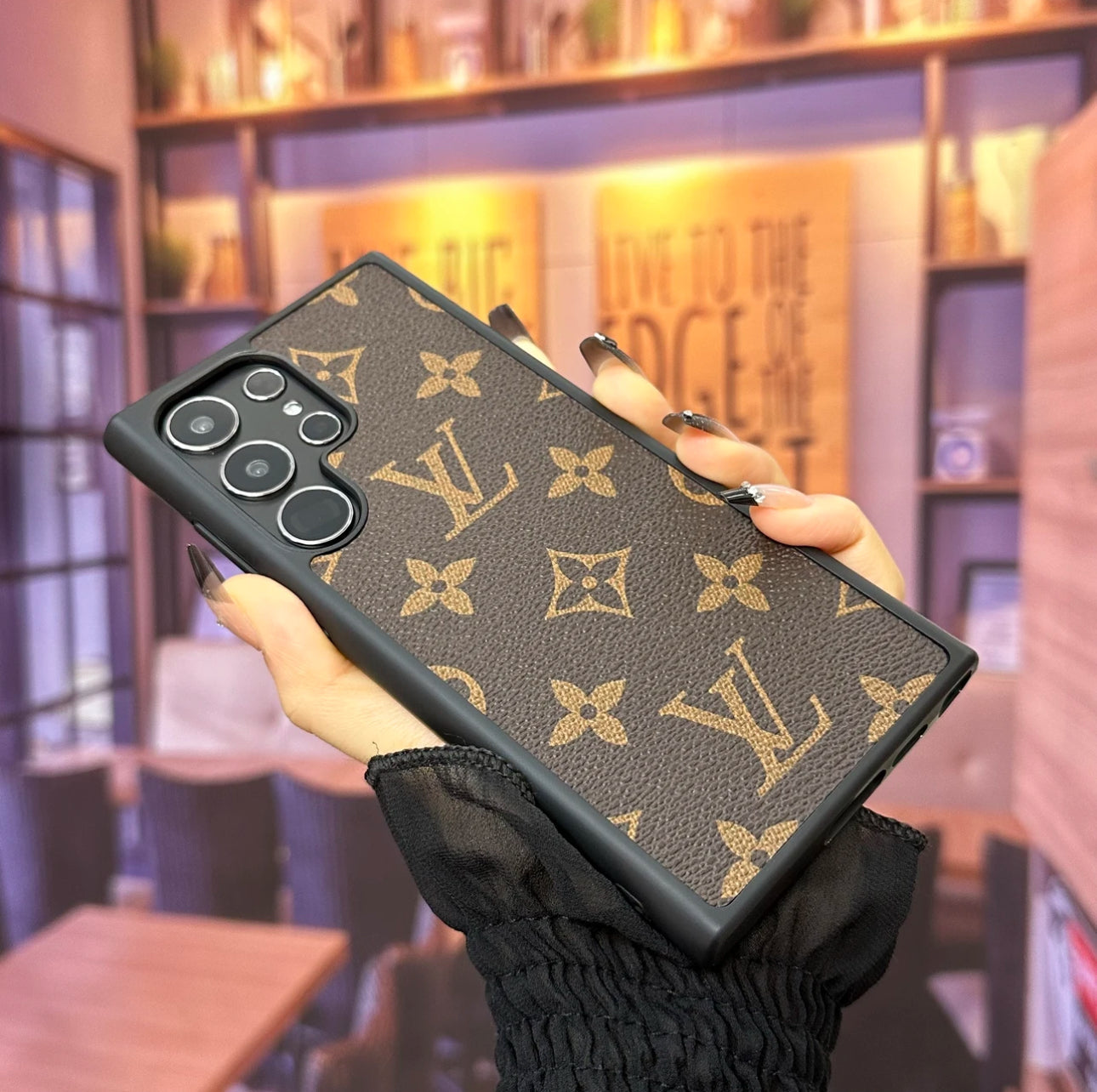 Obudowa Kulit LV Monogram: Perlindungan Elegan untuk Samsung